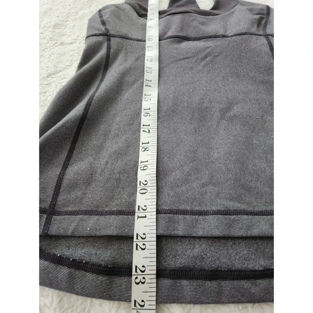 Lululemon Gray Striped Built in Bra Tank Top Racerback Workout Athletic Womens